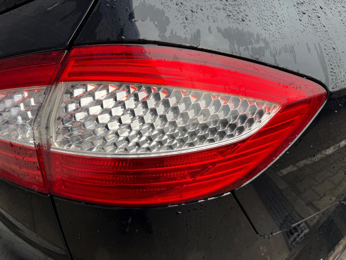 Ford Mondeo BA7 original Rücklicht Rückleuchte außen rechts Kombi BJ09 Ford Mondeo BA7 original Rücklicht Rückleuchte außen rechts Kombi BJ09